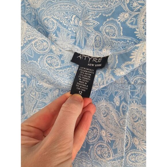 Attyre New York Women's Blue Paisley Mid Rise Rayon Slim Leg Pants Size 12 - Picture 3 of 4